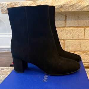 Stuart Weitzman Wynn Zip Ankle Booties - Size 6